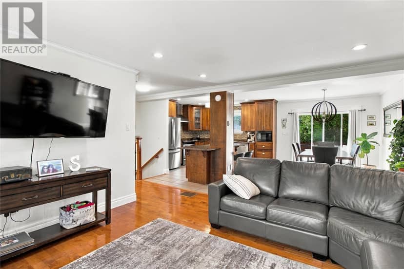 12 Brookfield Road — photo 9 of 40