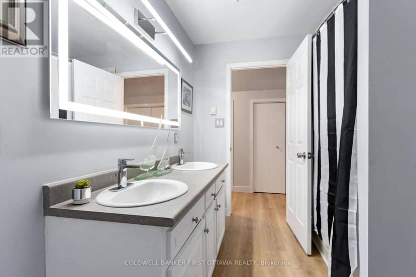 25 Robert Road — photo 16 of 27