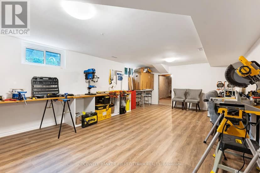 25 Robert Road — photo 20 of 27