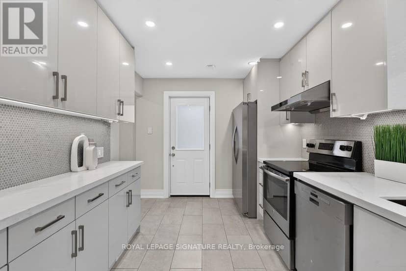 24 Glenshaw Crescent — photo 17 of 40