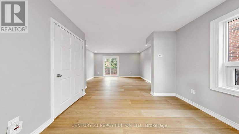 18 Tipton Crescent — photo 13 of 40
