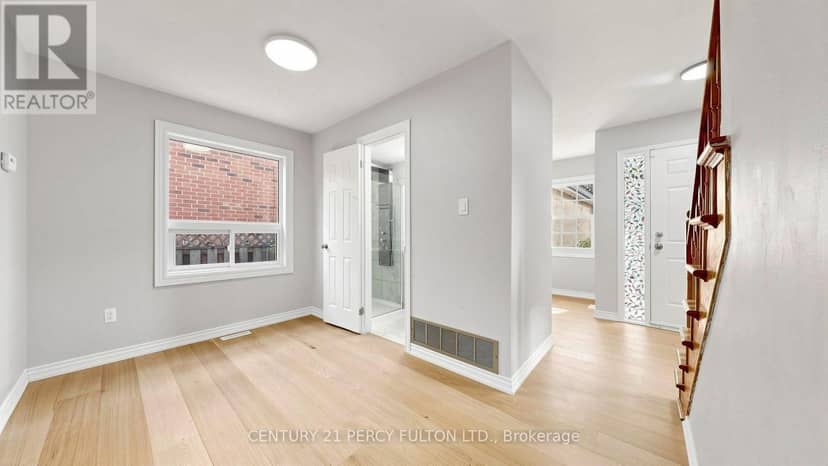 18 Tipton Crescent — photo 15 of 40
