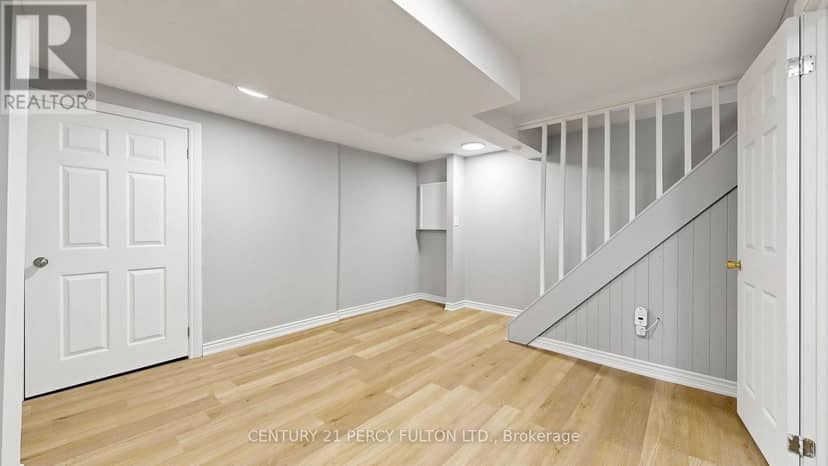 18 Tipton Crescent — photo 37 of 40