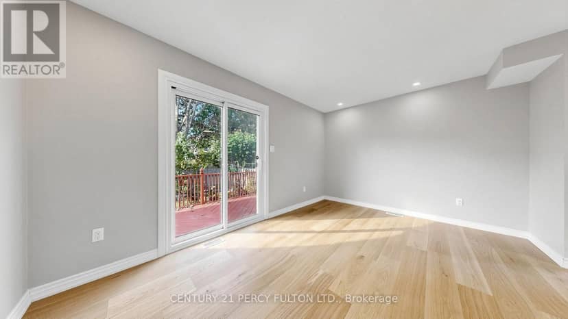 18 Tipton Crescent — photo 6 of 40
