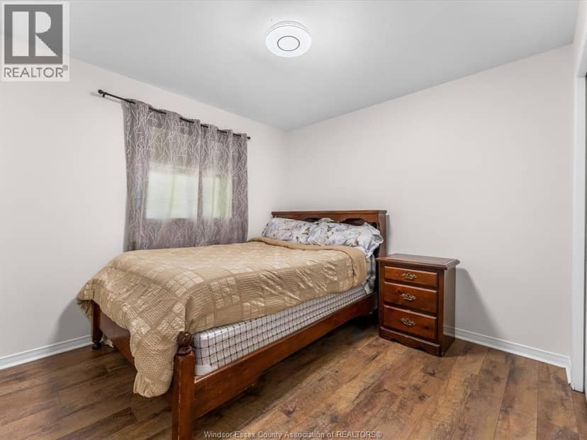 791 Helena Crescent — photo 13 of 40