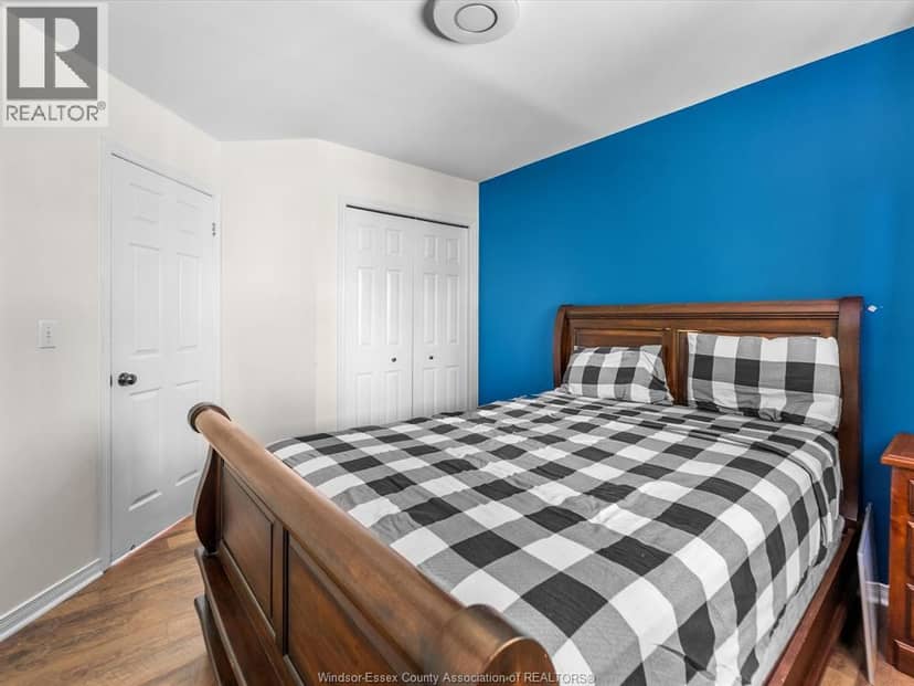 791 Helena Crescent — photo 15 of 40