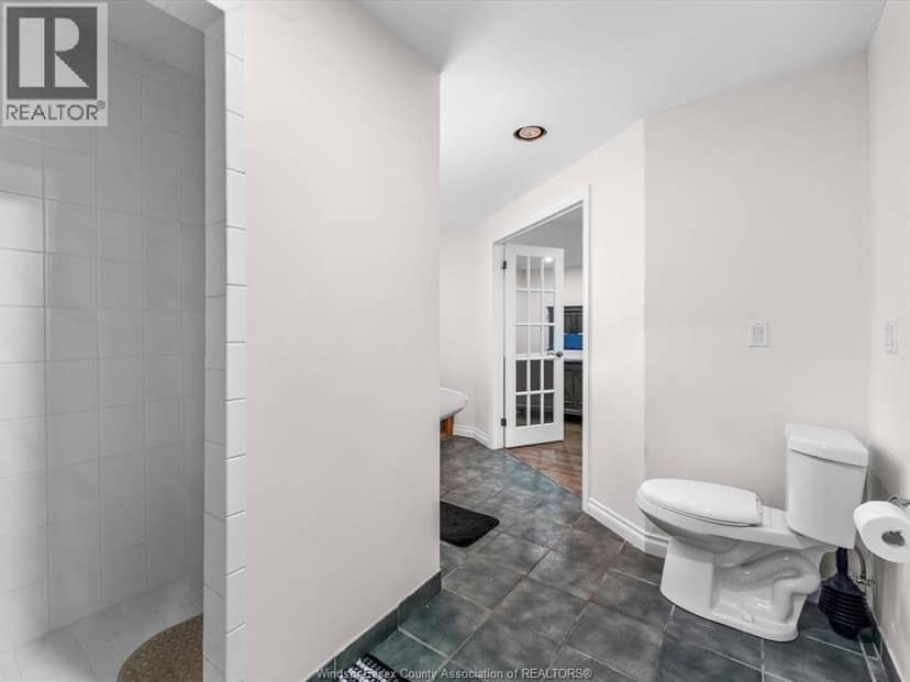 791 Helena Crescent — photo 31 of 40
