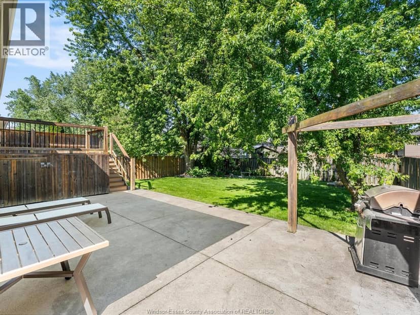 791 Helena Crescent — photo 33 of 40