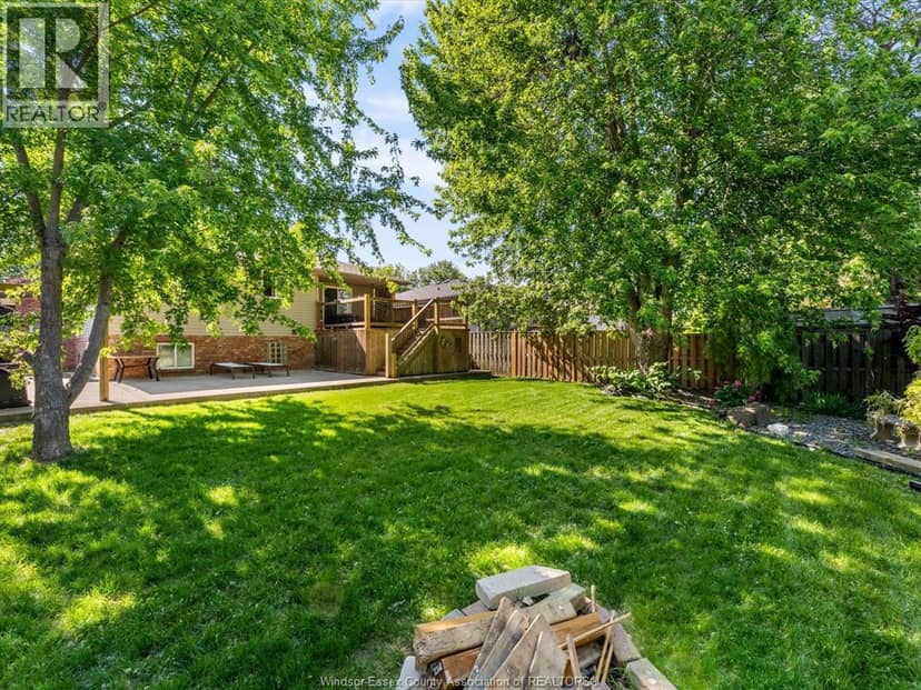 791 Helena Crescent — photo 38 of 40