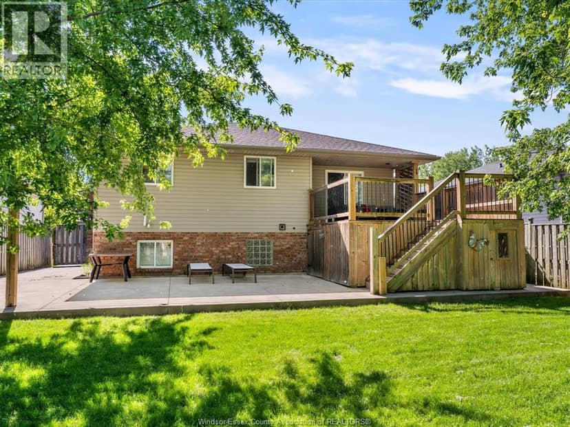 791 Helena Crescent — photo 39 of 40