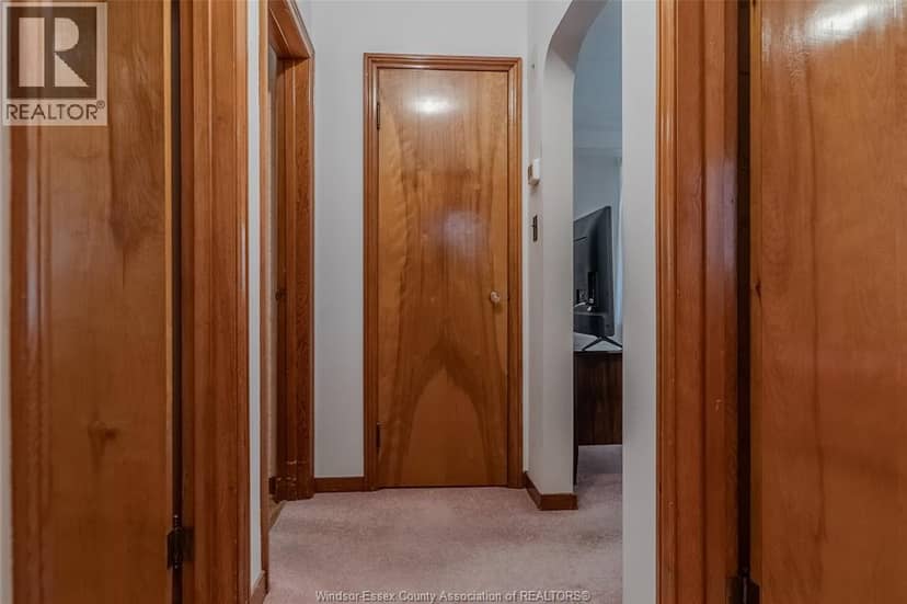 1051 Grand Marais ROAD West — photo 19 of 35