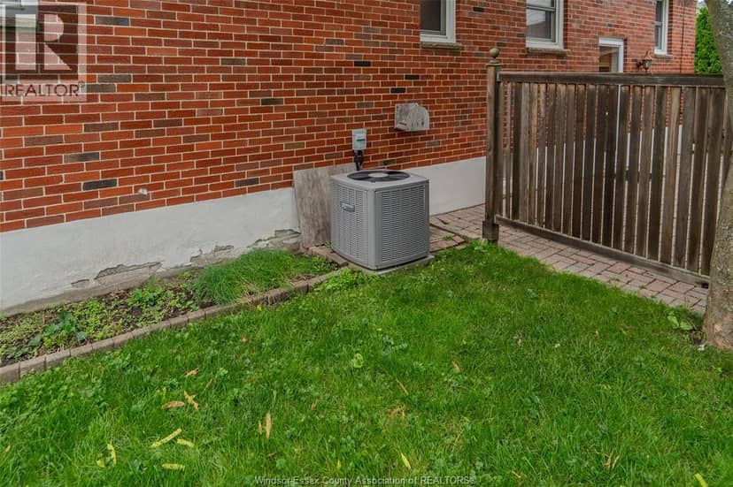 1051 Grand Marais ROAD West — photo 29 of 35