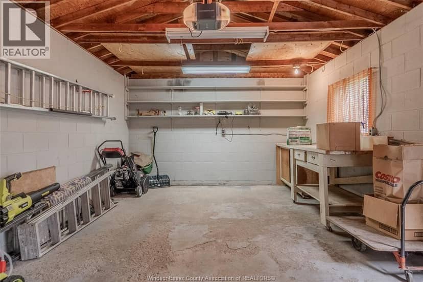 1051 Grand Marais ROAD West — photo 34 of 35