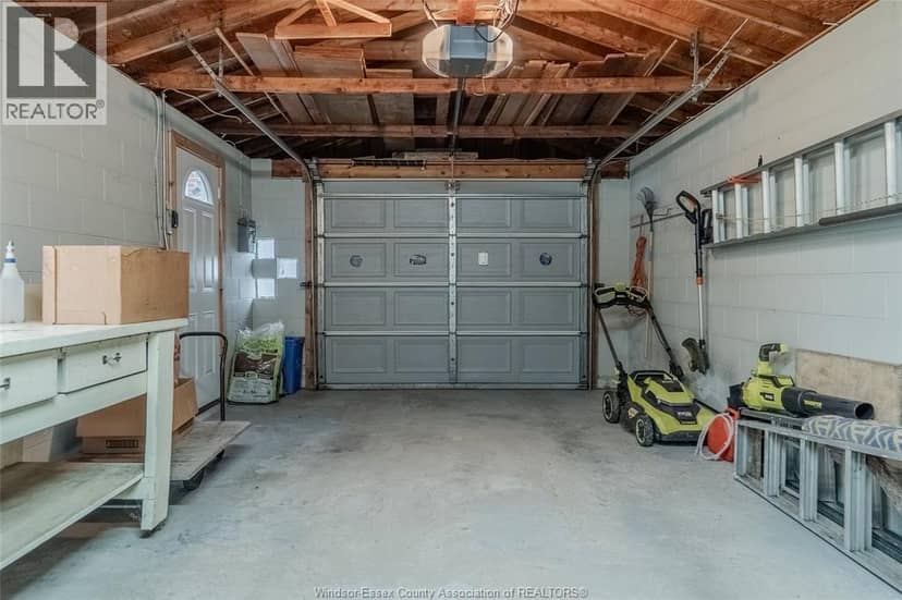 1051 Grand Marais ROAD West — photo 35 of 35