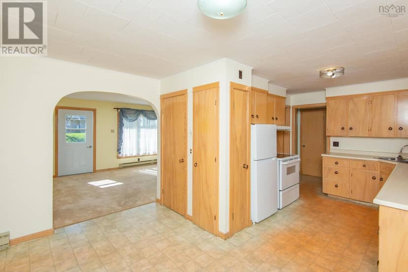 9735 Highway 1 — photo 7 of 40