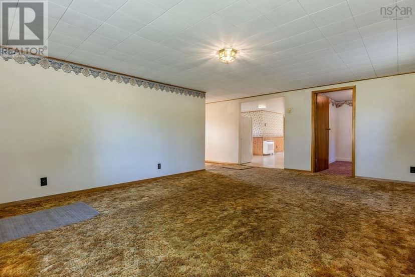 386 Greenland Road — photo 11 of 40