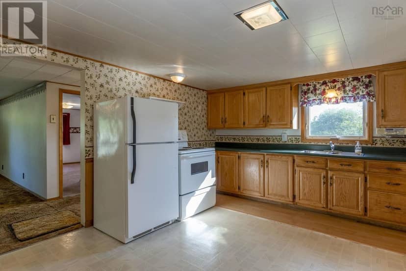 386 Greenland Road — photo 17 of 40