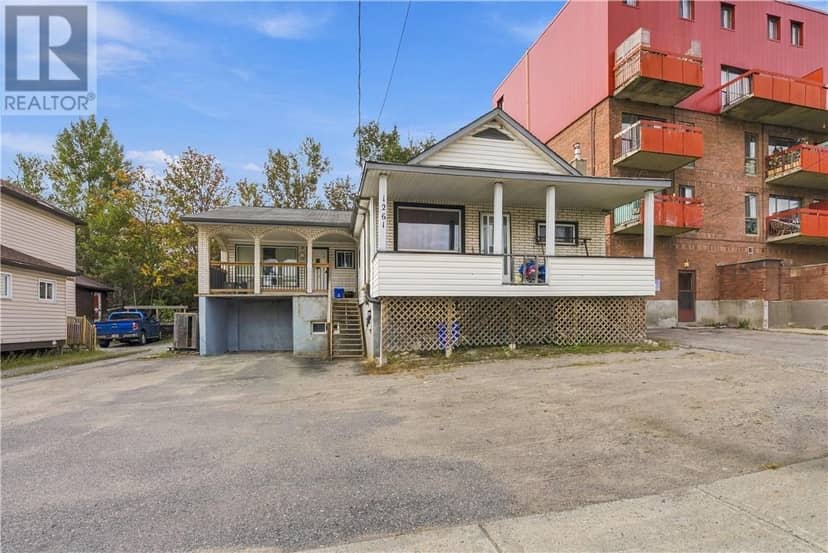 1261 Notre-Dame Avenue — photo 2 of 10