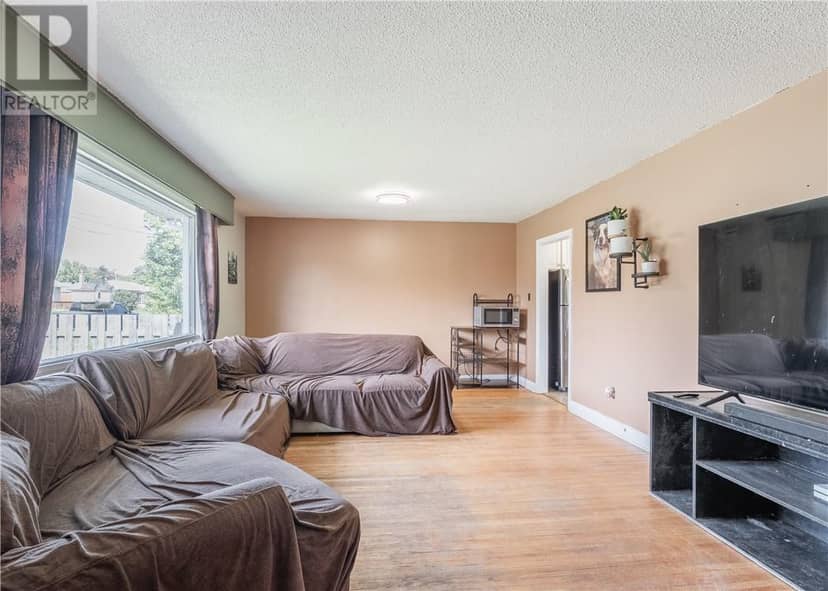 4 Campbell Street, Onaping, photo 5