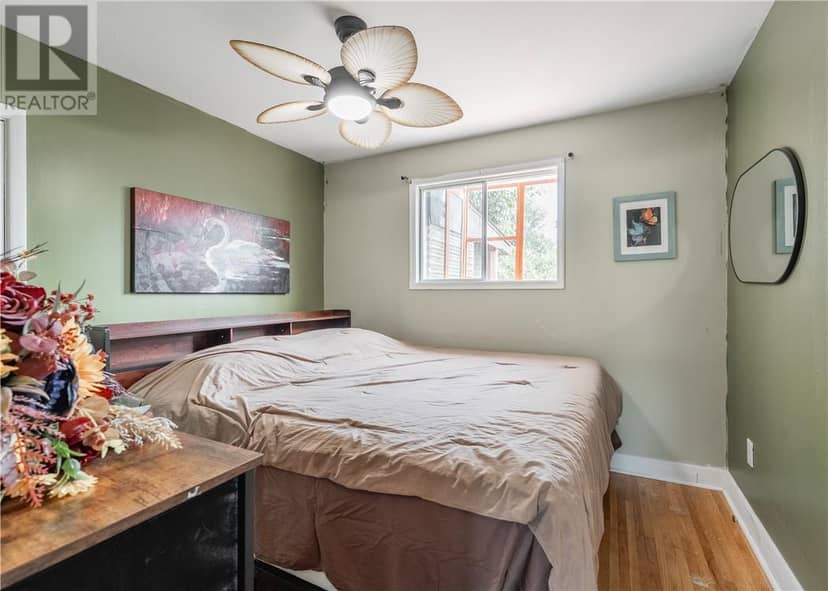 4 Campbell Street — photo 9 of 33