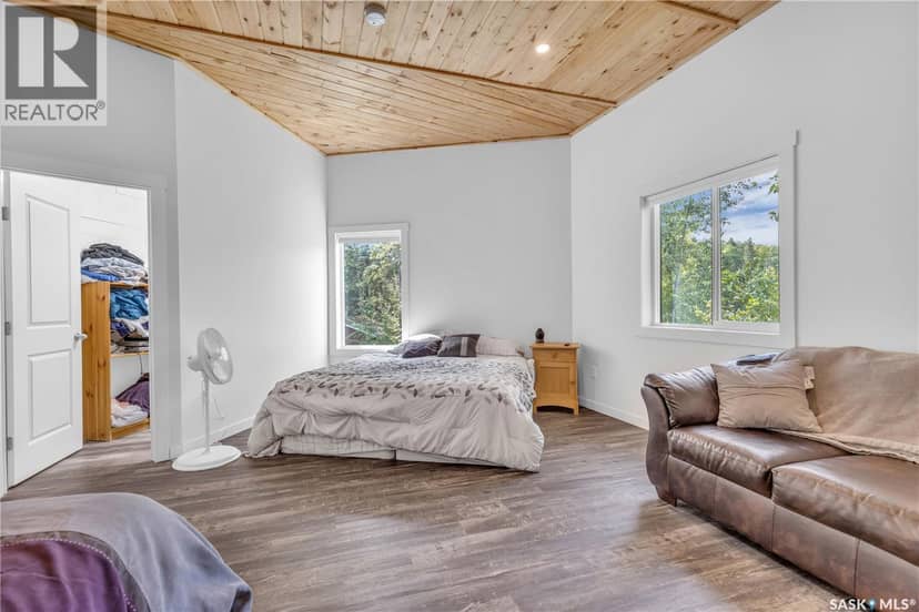 102 Moore DRIVE — photo 34 of 40