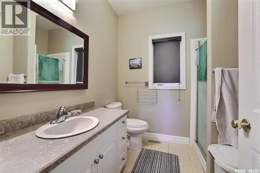 78 Woods CRESCENT — photo 16 of 40
