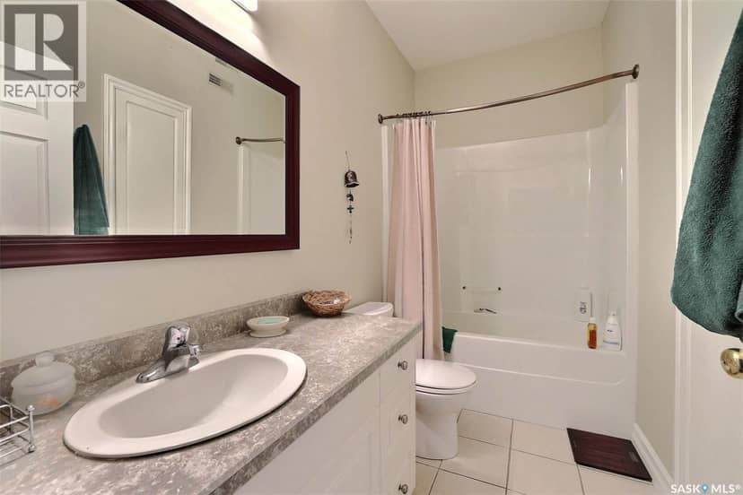 78 Woods CRESCENT — photo 19 of 40
