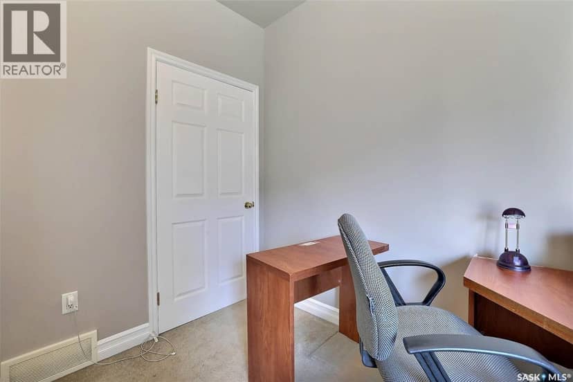 78 Woods CRESCENT — photo 23 of 40