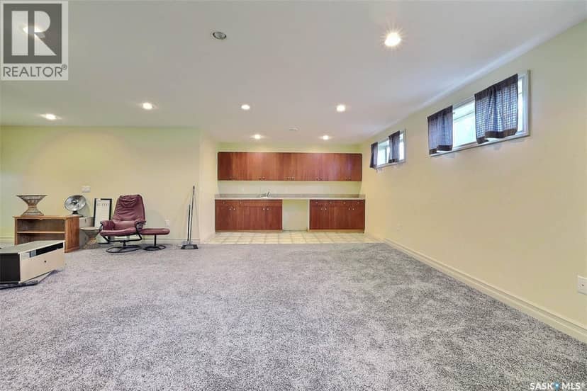 78 Woods CRESCENT — photo 26 of 40