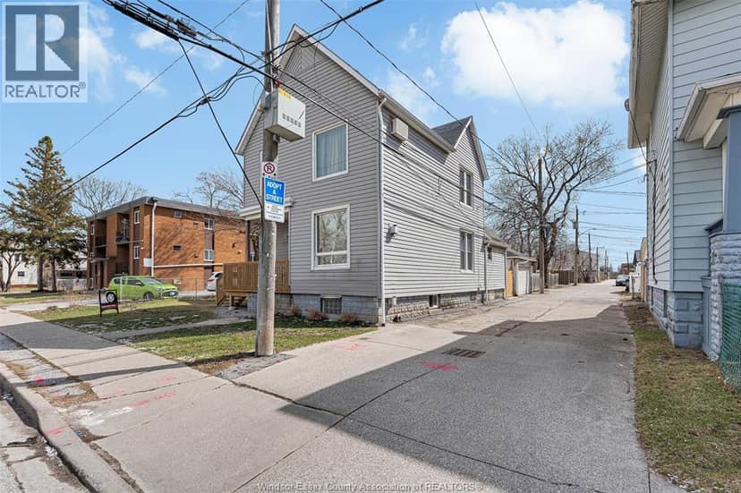 559 Assumption — photo 3 of 40