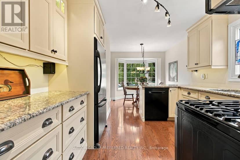 668 Country Club Drive — photo 16 of 40