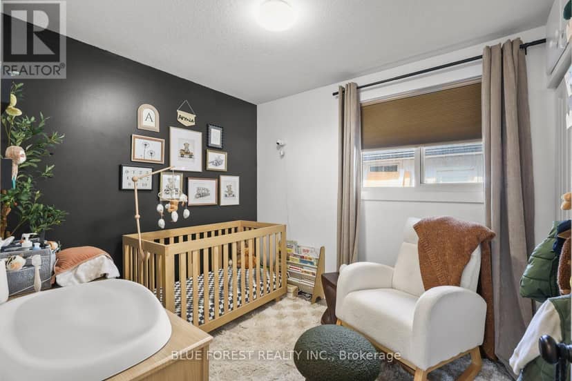 38 Stroud Crescent — photo 13 of 40