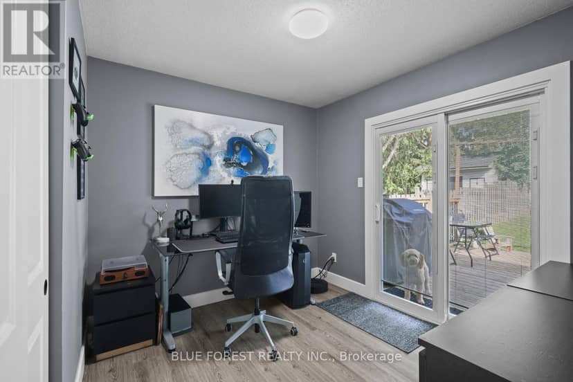 38 Stroud Crescent — photo 18 of 40