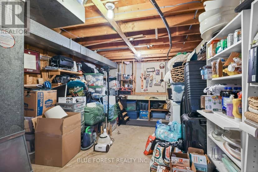 38 Stroud Crescent — photo 31 of 40