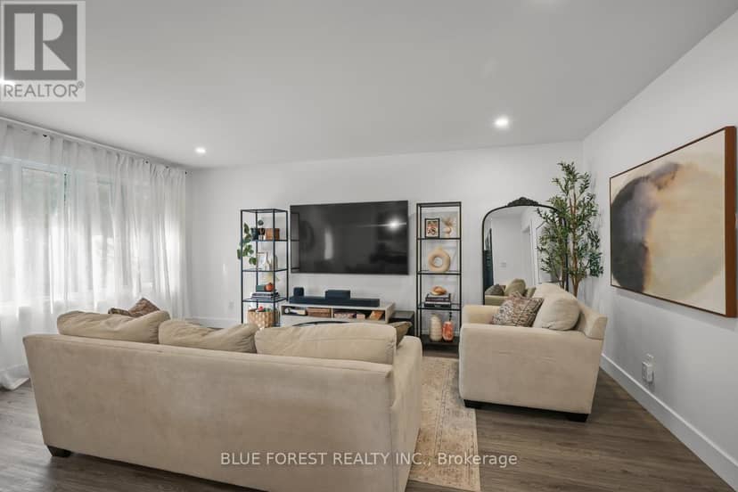 38 Stroud Crescent — photo 9 of 40