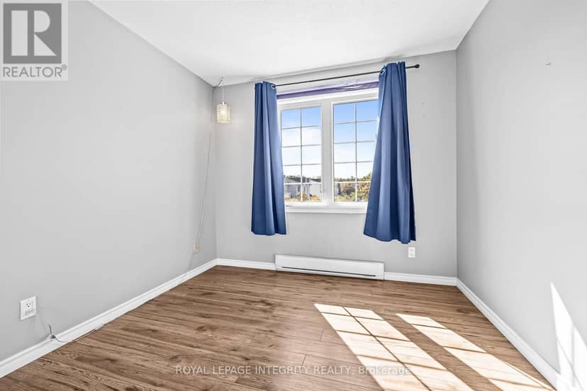 5 - 10 Castlegreen Private — photo 27 of 37