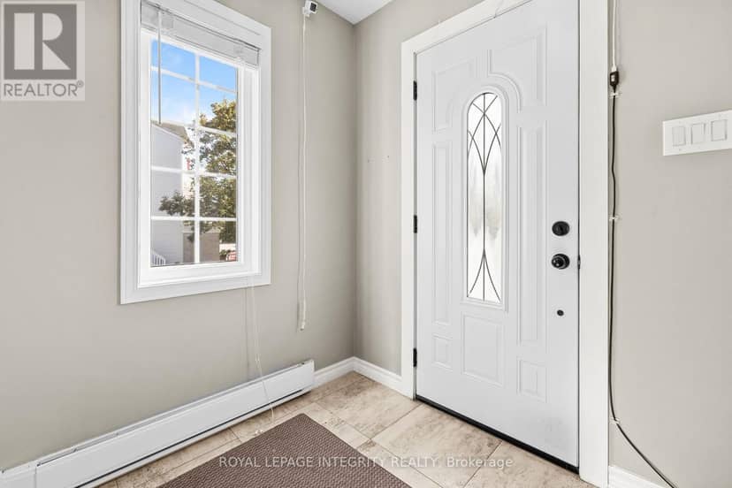 5 - 10 Castlegreen Private — photo 3 of 37