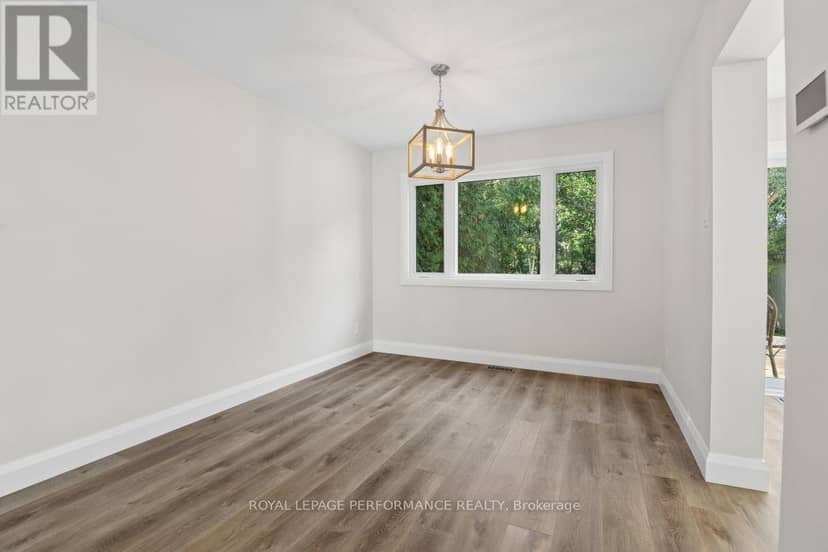 602 Brome Crescent — photo 10 of 32