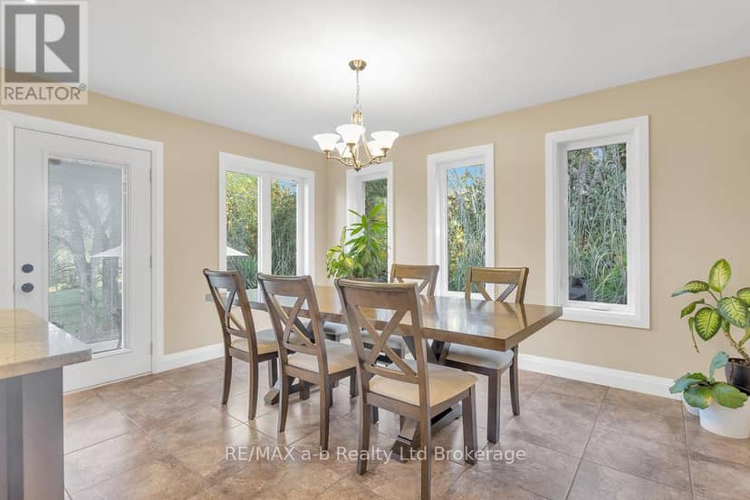 9442 Richmond Road — photo 19 of 40