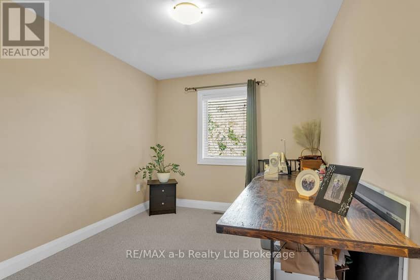 9442 Richmond Road — photo 21 of 40