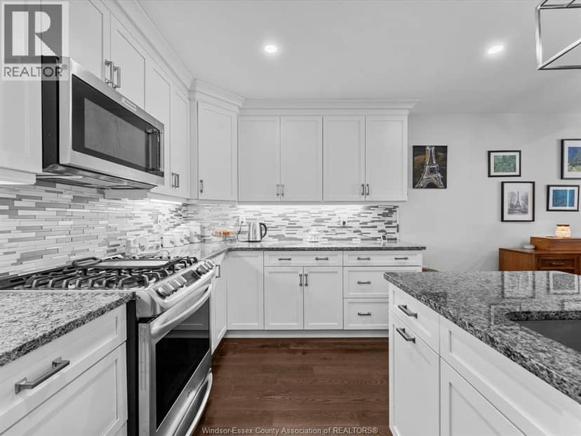 330 Ironside STREET — photo 7 of 40