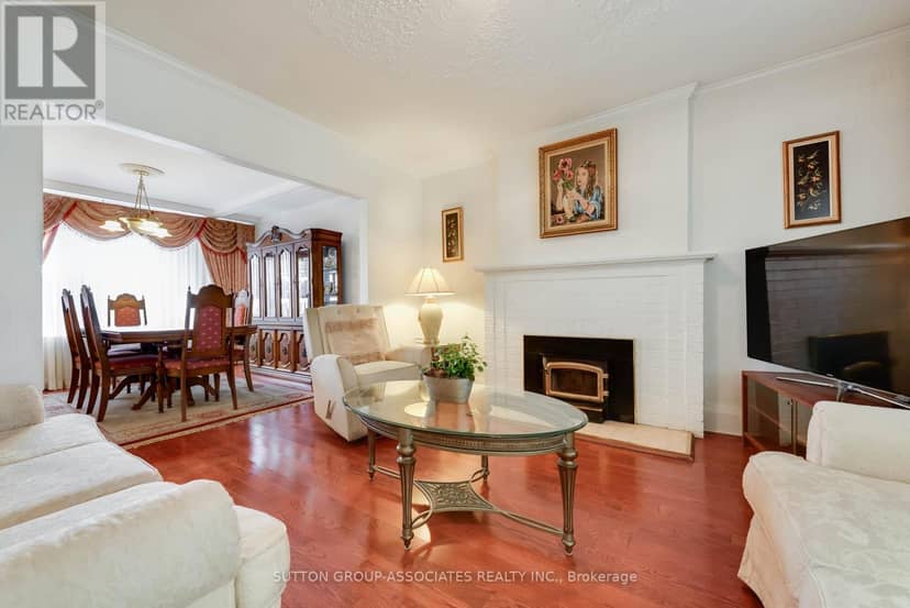 368 Glenholme Avenue — photo 4 of 17