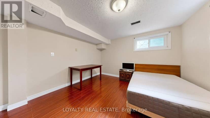3435 Ellesmere Road — photo 38 of 40