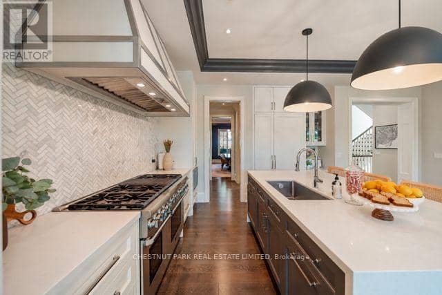 56 Pine Crescent — photo 11 of 37