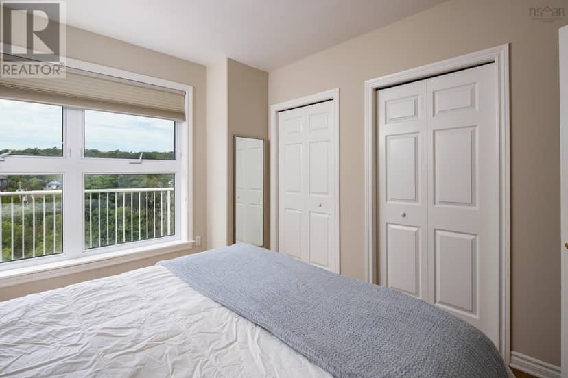 802 89 Waterfront Drive — photo 19 of 38