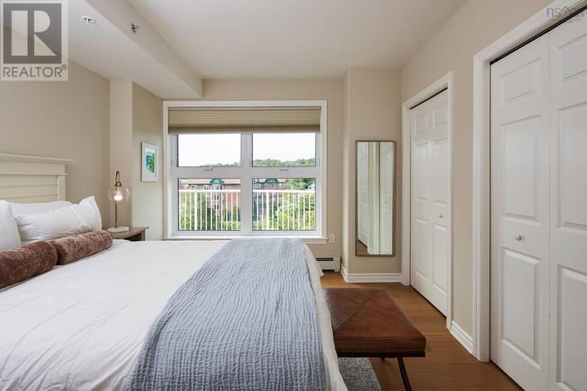 802 89 Waterfront Drive — photo 17 of 38