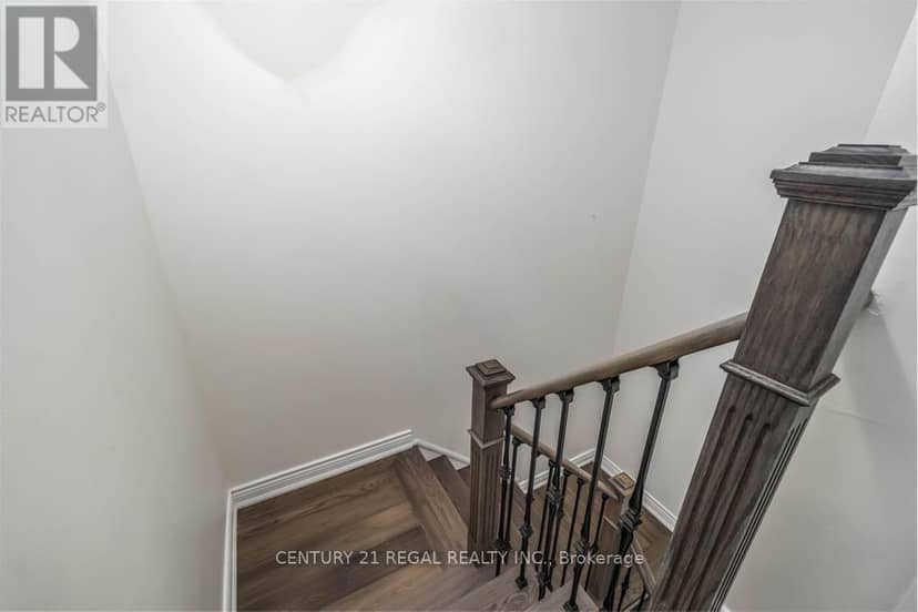 43 Waterton Crescent — photo 17 of 39