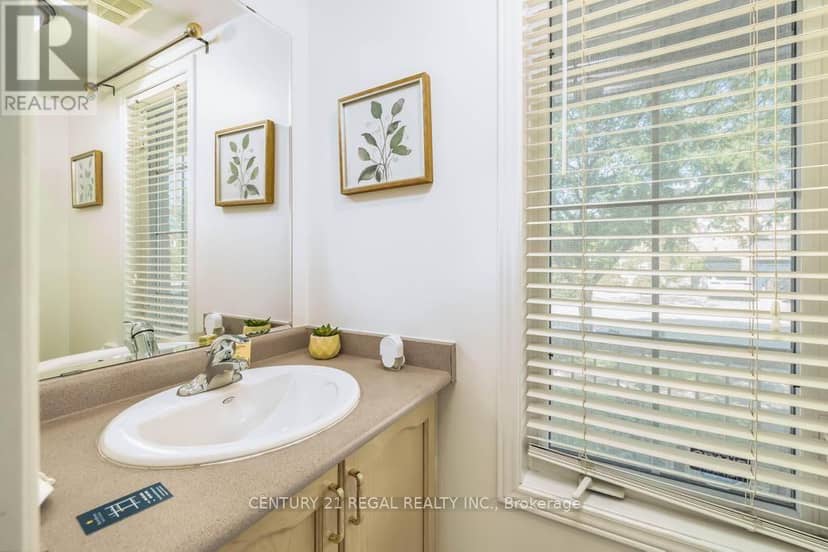 43 Waterton Crescent, Richmond Hill, photo 6