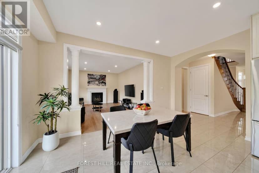 37 Rugman Crescent — photo 12 of 40