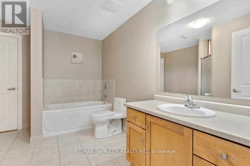 105 - 165 Duke Street E — photo 17 of 27
